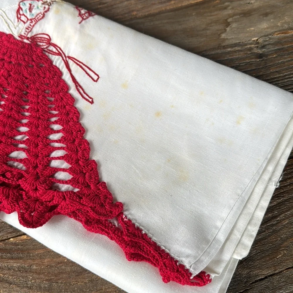 Vintage hand crocheted‎ southern bell pillowcase pair